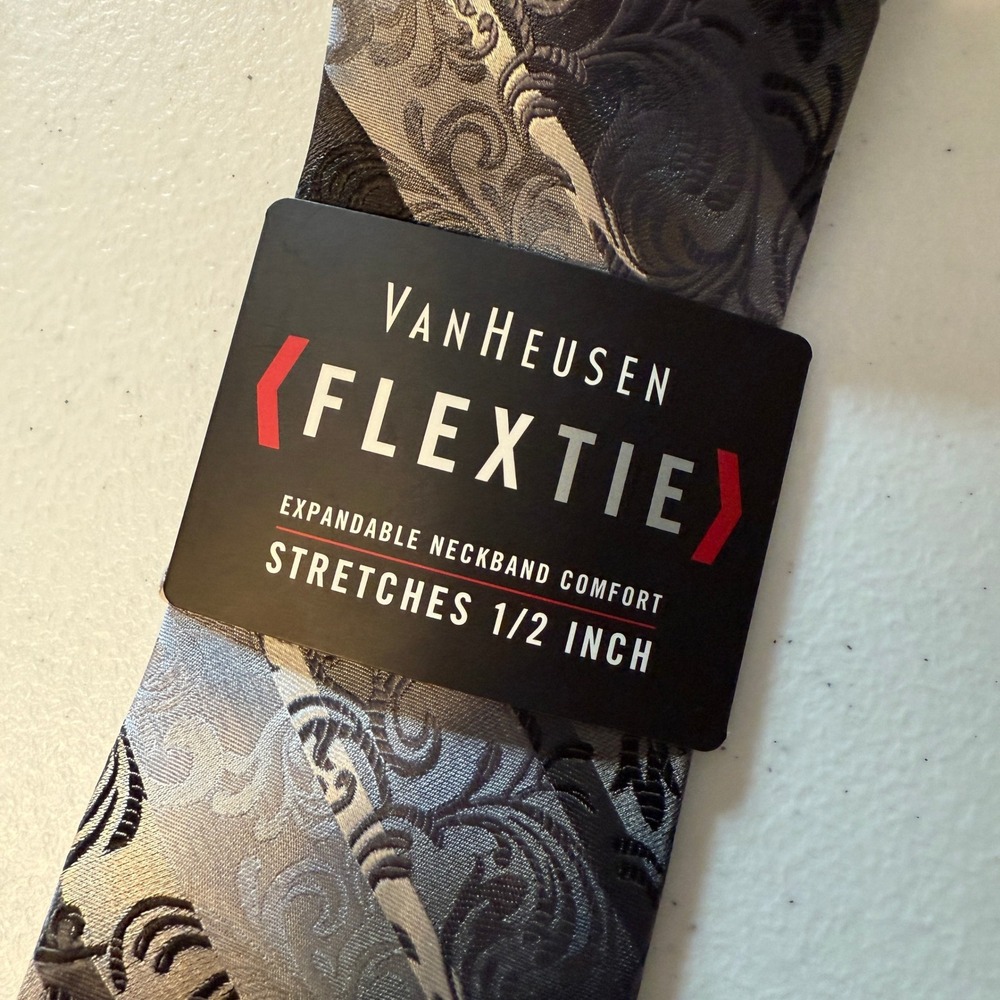 Van Heusen Mens Flextie‎ Black Paisley Silk Blend Necktie